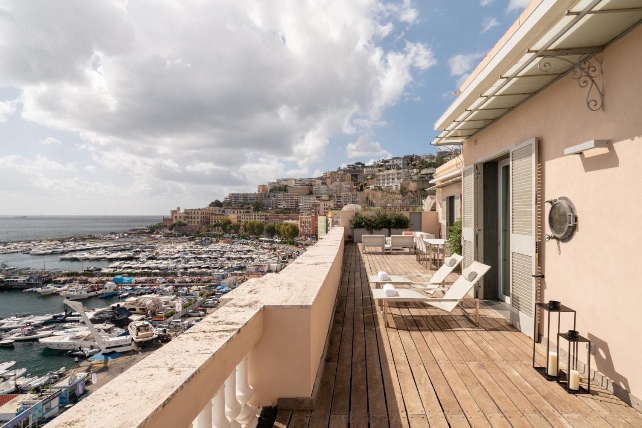 Caracciolo 13 Rooftop & Naples